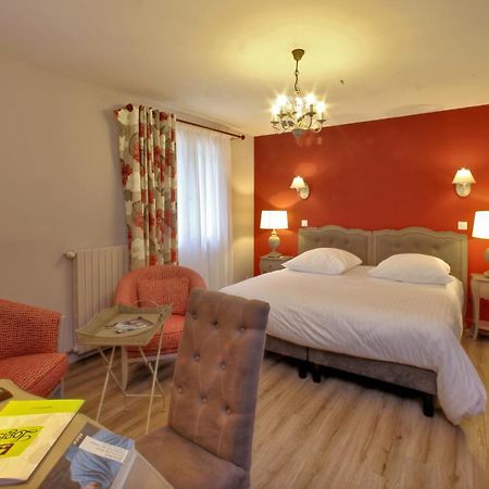 Logis Auberge De La Truffe Sorges Exteriör bild
